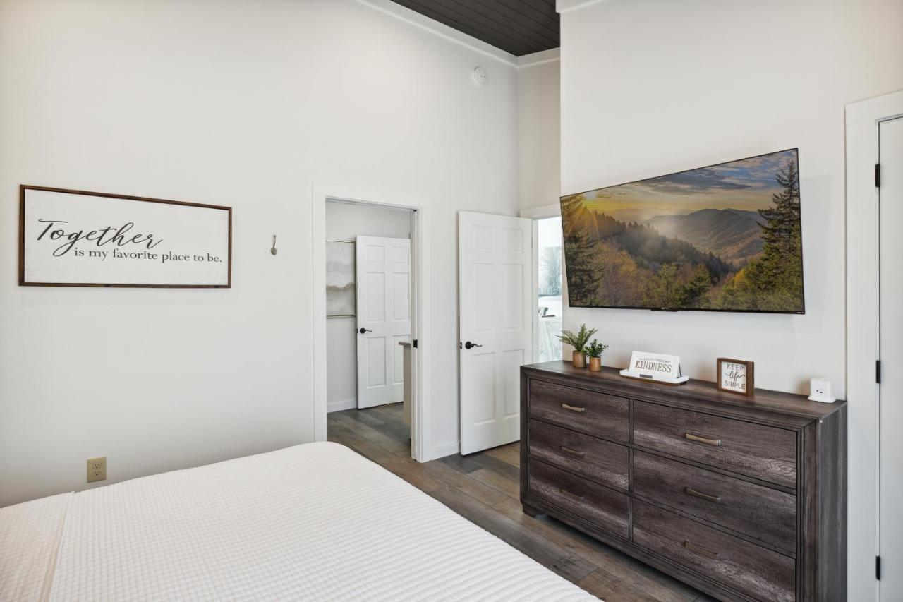 גטלינבורג Sunset Chalet Cabin מראה חיצוני תמונה
