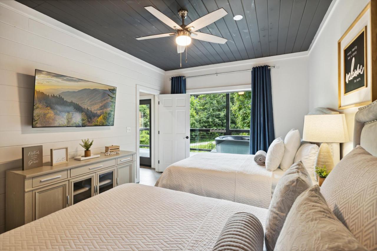 גטלינבורג Sunset Chalet Cabin מראה חיצוני תמונה